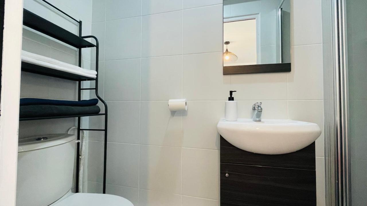 Studio Tropical Apartment Massy  Luaran gambar